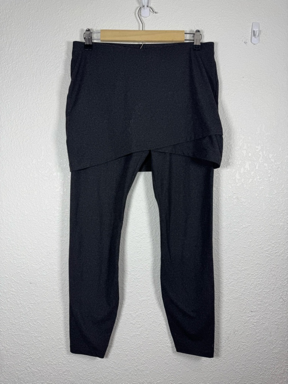 Cabi skirted leggings charcoal gray small